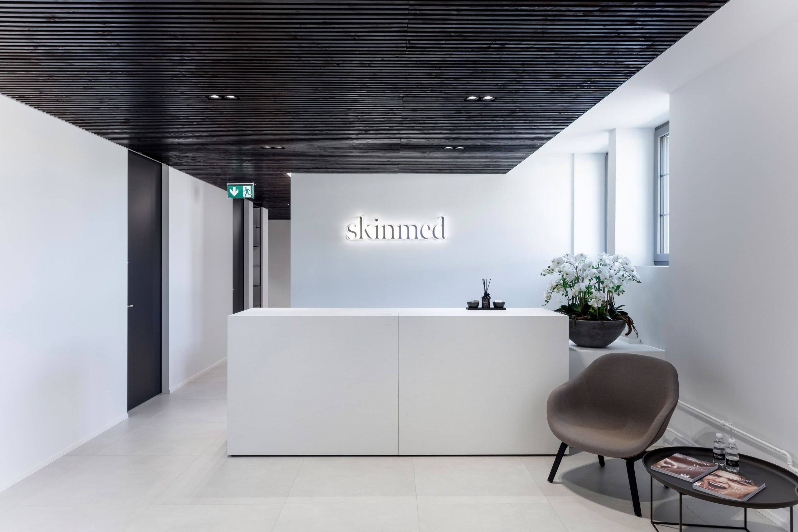 22-07 Praxisarchitekten_Skinmed_Lenzburg_Erweiterung_01_klein